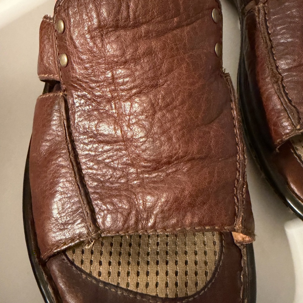 Born Men's Size 9  Leather Slide Sandals in Brown - Picture 8 of 15